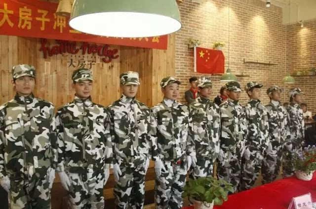 怎么使用ai机器人改写文章,机器人改作文